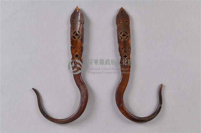 鏤雕銅錢紋十字帳鉤藏品圖，第2張