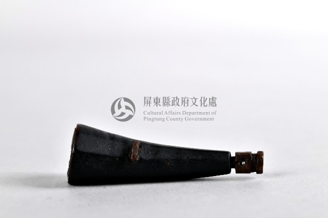 牛角狀木製火藥筒藏品圖，第2張