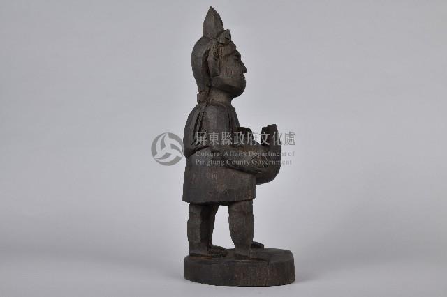 雙人倒捧山豬雕刻藏品圖，第3張