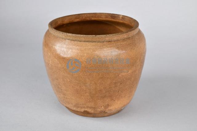陶製褐胎透明釉素面油罐藏品圖，第3張