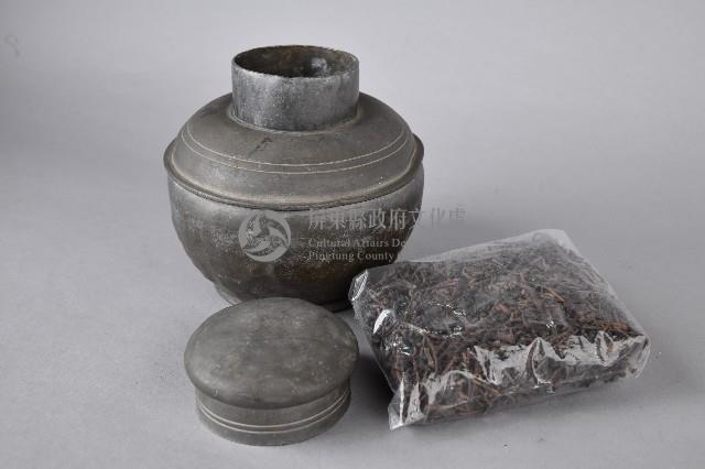 弦紋錫茶葉罐藏品圖，第2張