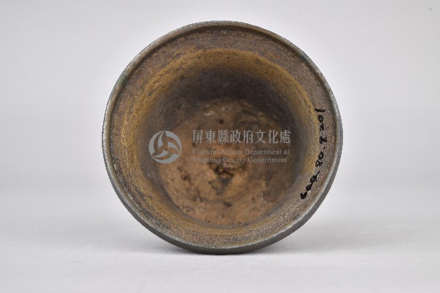 幾何紋淺浮雕銅鐘藏品圖，第3張