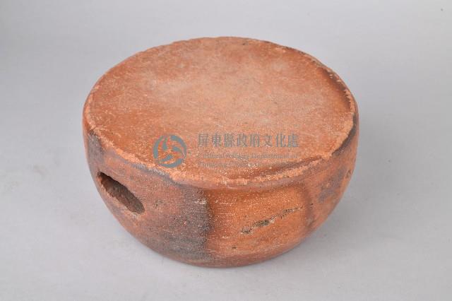 磚燒鼓形陶製矮凳藏品圖，第3張