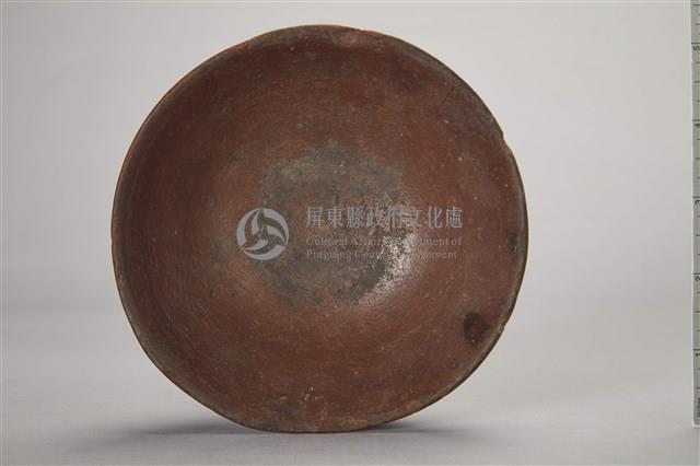 紅胎褐釉色素面釉陶碗藏品圖，第3張