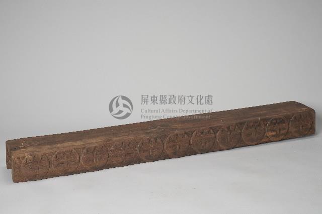 浮雕人面木製雙人枕藏品圖，第2張