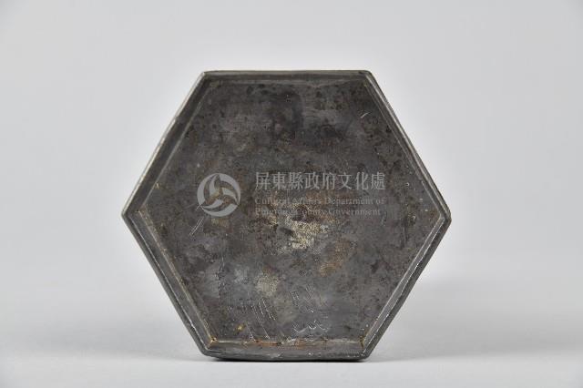 錫合金製六足素面單層粉餅盒-盒蓋藏品圖，第3張