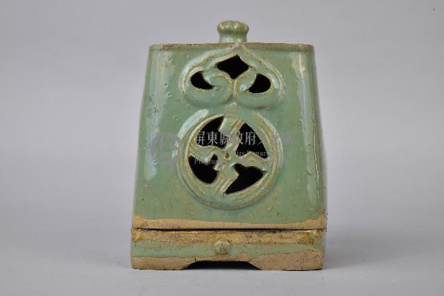 鏤空青釉油燈藏品圖，第2張