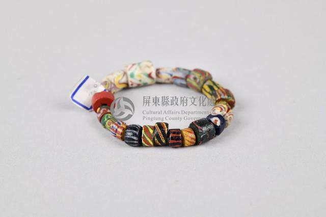 琉璃珠手鍊藏品圖，第2張