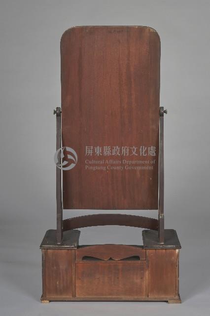 立鏡梅枝妝奩藏品圖，第2張