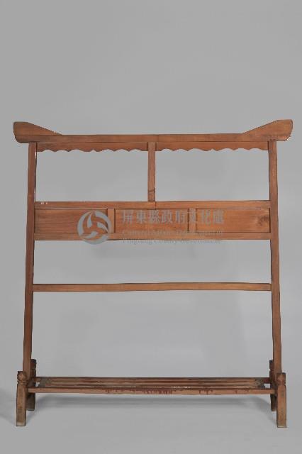 雕刻客家木製衣架藏品圖，第2張