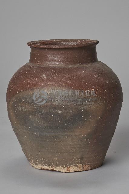 紅色素面陶製釀酒罐藏品圖，第2張