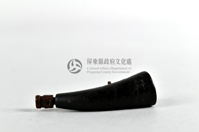 牛角狀木製火藥筒藏品圖，第1張