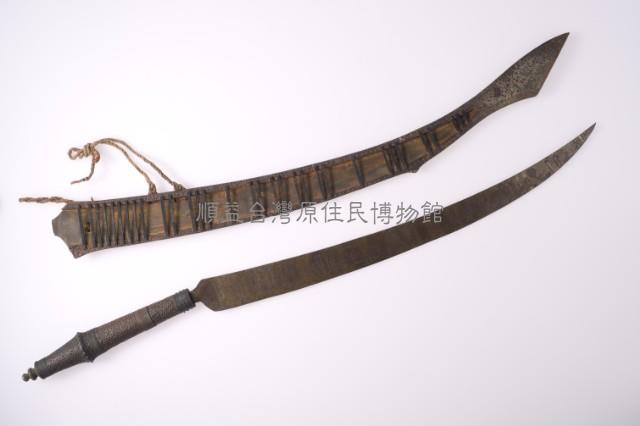 Knife Collection Image, Figure 1, Total 3 Figures