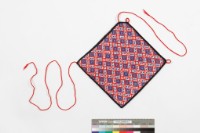 胸兜藏品圖，第1張