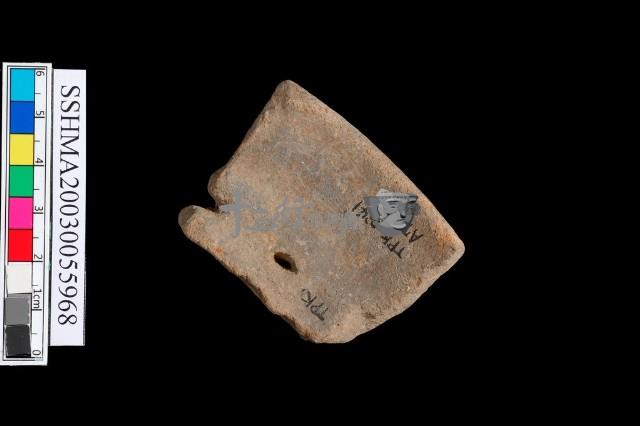 細砂陶.圈足(有穿孔)藏品圖，第3張