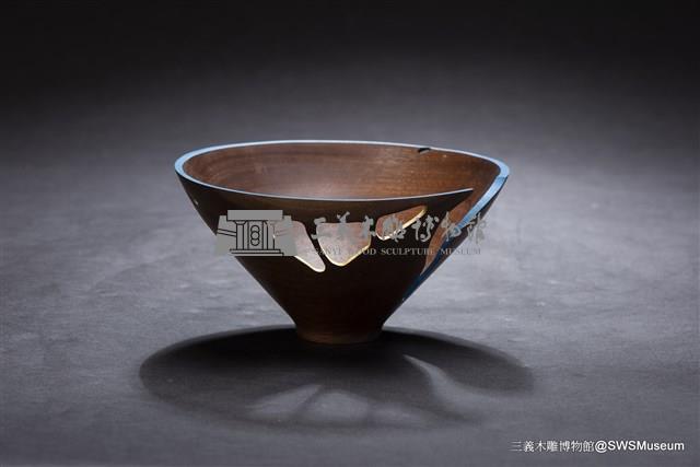 沿著虛線系列藏品圖，第2張
