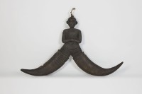 牛角人身像、屋飾藏品圖，第1張