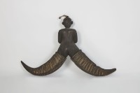 牛角人身像、屋飾藏品圖，第2張