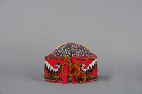 男子珠繡頭飾藏品圖，第2張