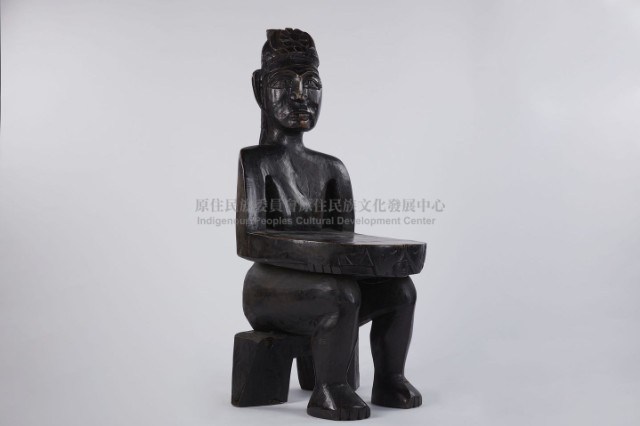 原住民工藝雕刻椅藏品圖，第3張