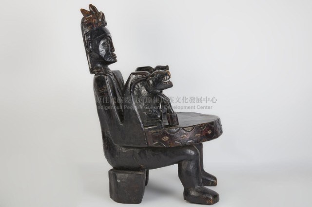 原住民工藝雕刻椅藏品圖，第3張