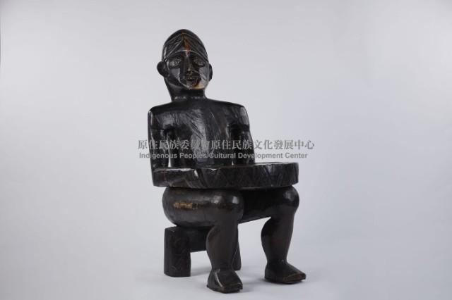 原住民工藝雕刻椅藏品圖，第3張