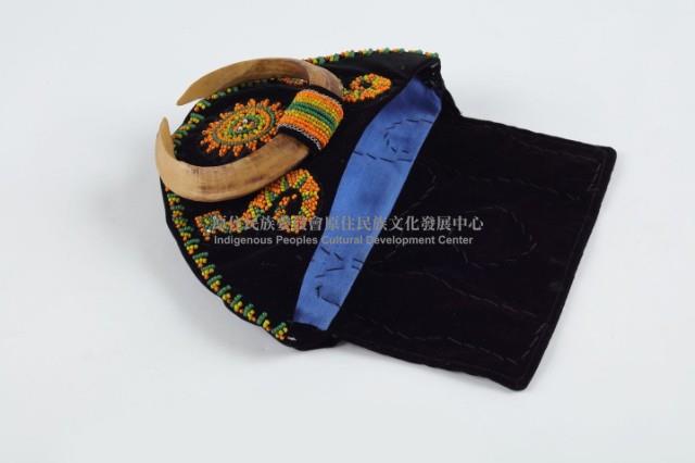 禮帽、男子珠繡豬牙帽飾藏品圖，第3張