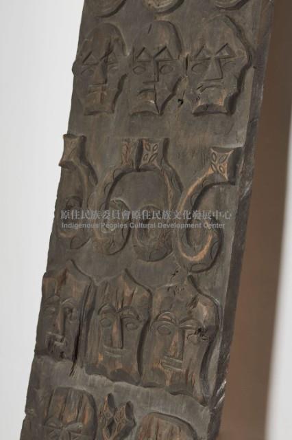 排灣族屋豎板、木雕板藏品圖，第3張