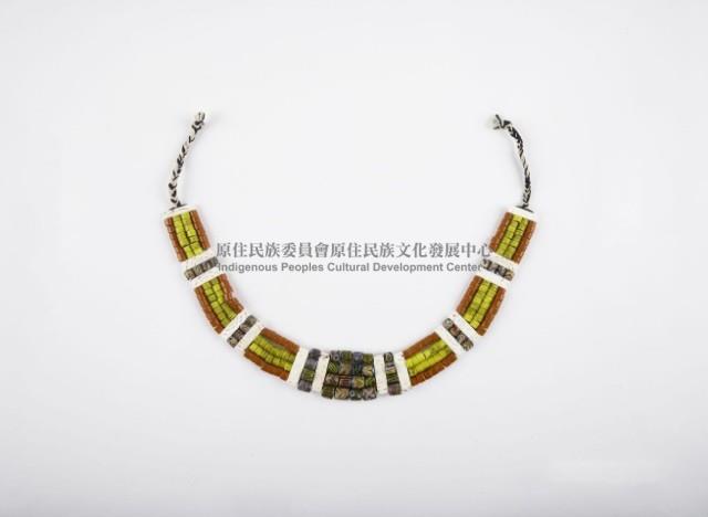 琉璃珠胸飾藏品圖，第1張