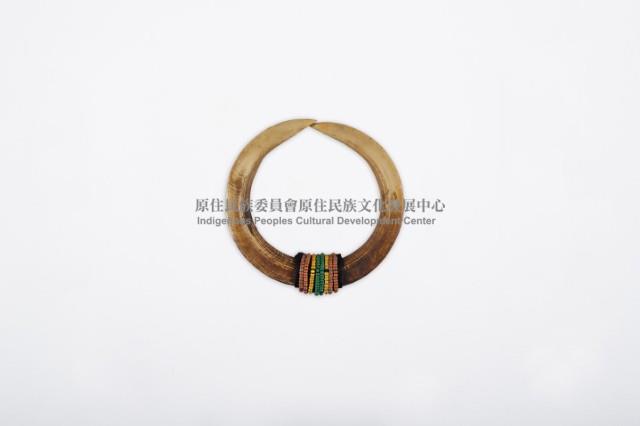 山豬牙飾材藏品圖，第2張