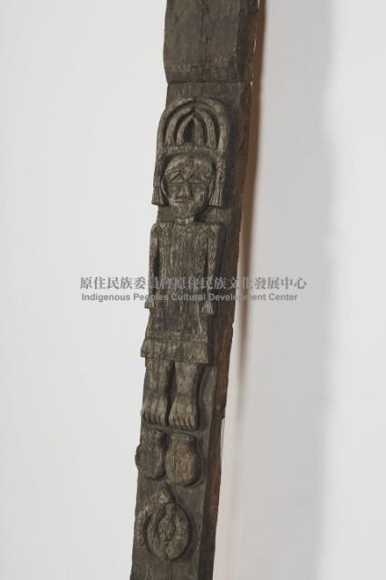 排灣族屋豎板（柱）、木雕屋柱藏品圖，第2張