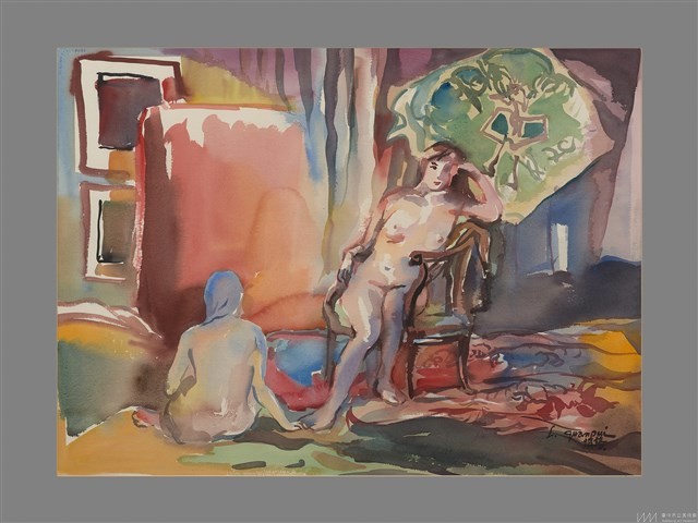女子與圖騰藏品圖，第1張