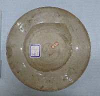 白釉小型盤藏品圖，第1張