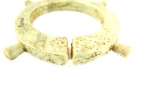 帶四突起玦形耳飾藏品圖，第2張