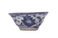 青花寫意纏枝花卉紋茶杯藏品圖，第2張