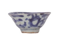 青花寫意纏枝花卉紋茶杯藏品圖，第2張