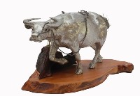 錫雕耕牛雕塑藏品圖，第1張