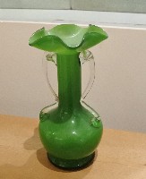 花形盤口天鵝形雙耳直頸綠色玻璃花瓶藏品圖，第1張