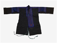 中國貞豐苗族女性服飾一套及寶藍色底刺繡背帶藏品圖，第1張