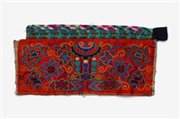 中國臺江苗族紅底藍縐繡繡片藏品圖，第1張