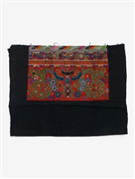 中國臺江苗族紅底橄欖綠色刺繡繡片藏品圖，第1張