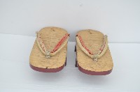 日式夏季用編蓆漆木屐藏品圖，第2張