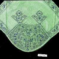 吉祥繡淺綠色扇形肚兜藏品圖，第2張