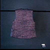 玄色鋪棉褂袷鎏金扣大襟衫藏品圖，第2張
