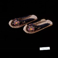 臺灣客家女子翹鞋藏品圖，第1張