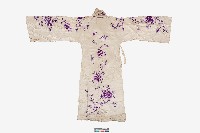 銀白色紫花長擺戲服藏品圖，第2張