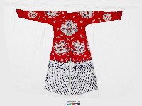 紅色龍紋長擺戲服藏品圖，第2張