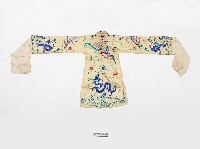 乳白色龍與鳳凰花樣戲服藏品圖，第2張