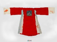 紅色白鶴繡樣長擺戲服藏品圖，第2張