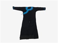 黑色底淡藍邊素面長擺戲服藏品圖，第1張